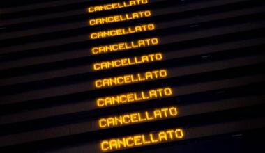 Sciopero oggi 7 novembre, dai treni alle autostrade: orari e settori coinvolti