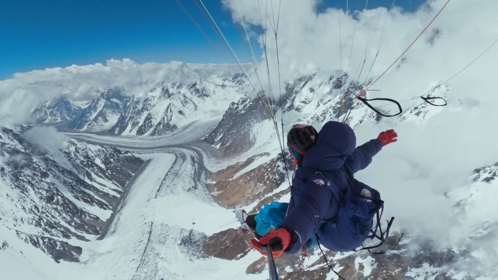 La discesa di Vedrines dal K2 @TheNorthFace -K2 Chasing Shadows