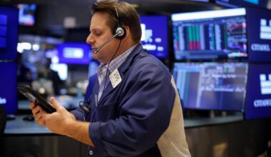 Le Borse di oggi, 26 novembre. Listini positivi. La Bce avverte: “Rischio correzioni sui mercati” - la Repubblica