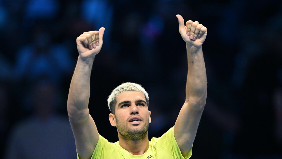 Alcaraz ferma Musetti e chiude l'anno da n.1. Passa anche De Minaur - ATP Finals 2025