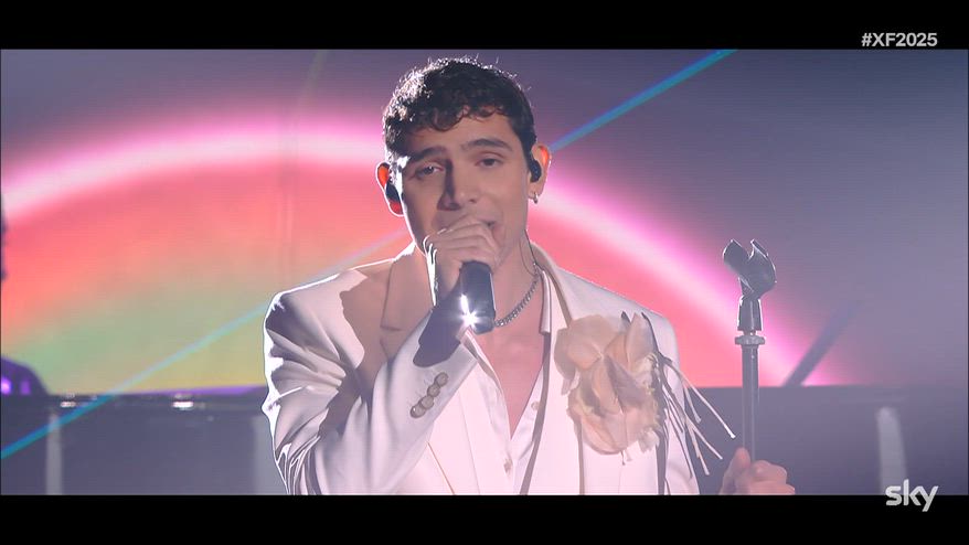 X Factor 2025, eroCaddeo canta “Viva La Vida” dei Coldplay - Sky