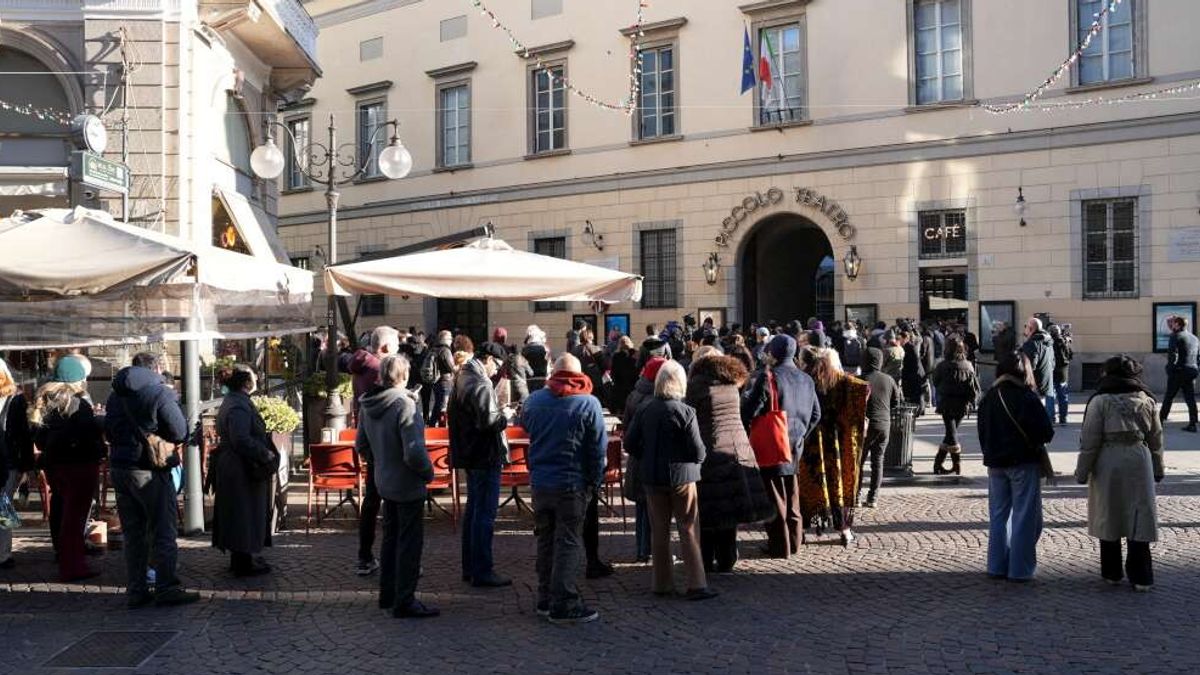 Ornella Vanoni, aperta la camera ardente al Piccolo Teatro