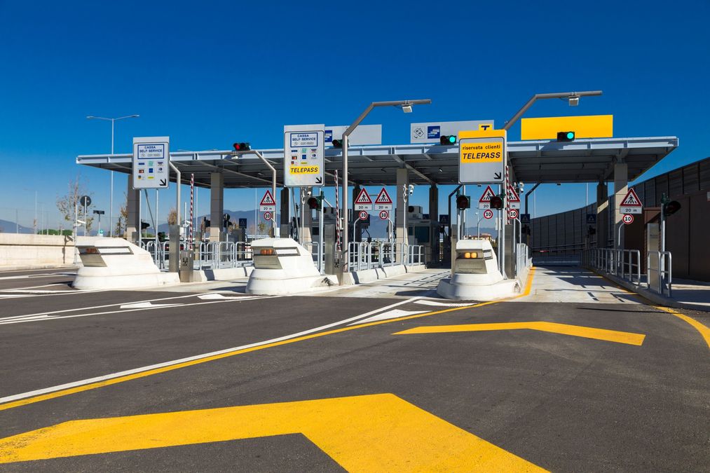 Autostrade, nel 2026 arrivano i rimborsi dei pedaggi: i dubbi del Codacons