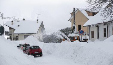 Allerta meteo in quattro regioni, crollo delle temperature e neve a bassa quota