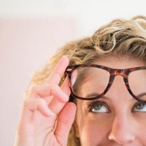 Occhio pigro: cosa si può fare dopo i 50 anni e perché le lenti progressive a volte non funzionano