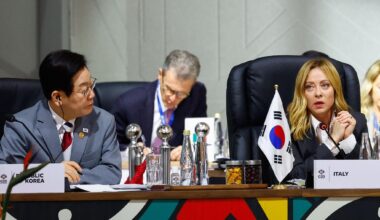 Ucraina, Meloni al G20 in equilibrio tra Usa e Ue. Vertice Merz-Macron-Starmer senza l’Italia - la Repubblica