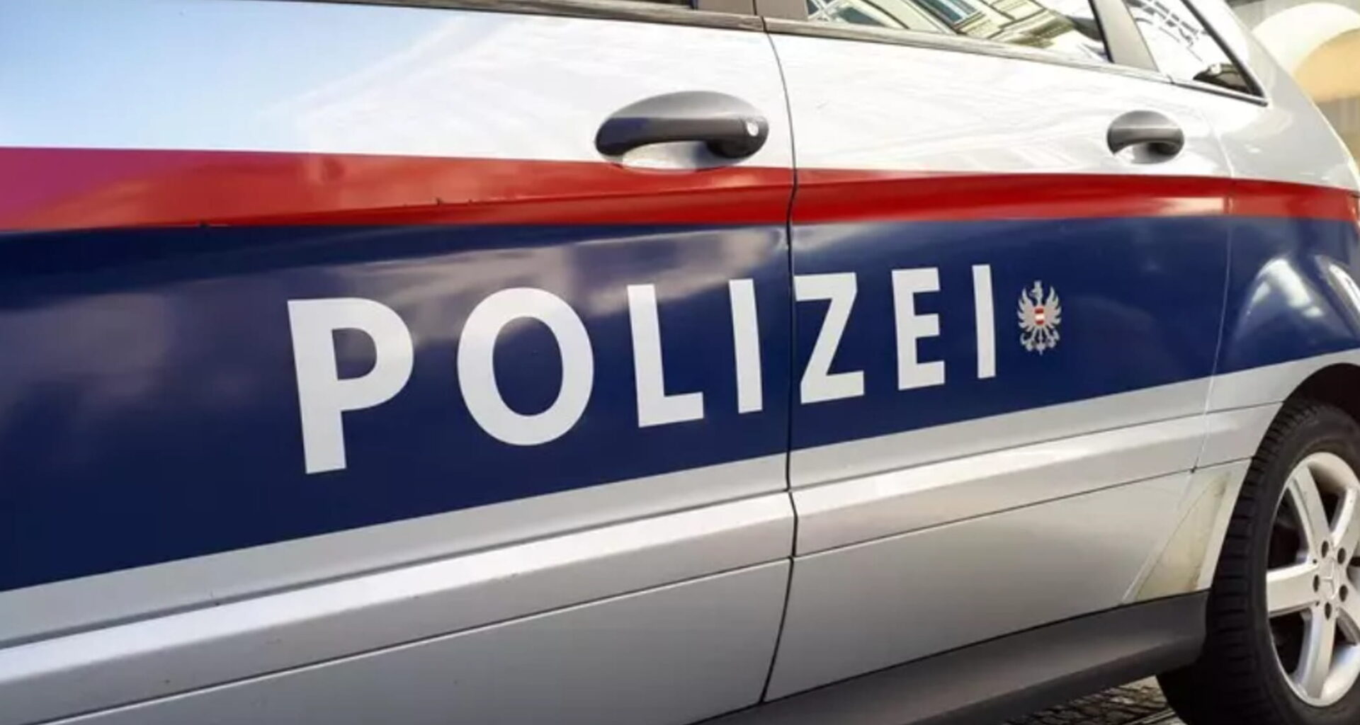 Austria, madre e figlia di 10 anni trovate morte in una casa a Innsbruck: erano in un congelatore