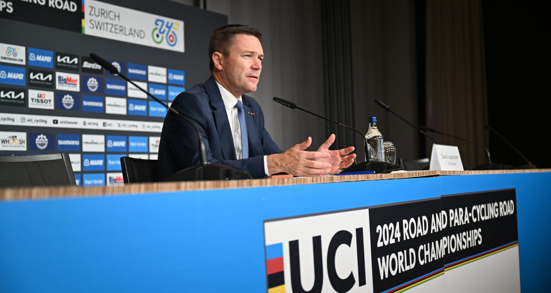 UCI, il presidente David Lappartient sulle difficoltà economiche delle squadre: "Noi il tetto al budget l'avevamo proposto, ma sono state proprio le più piccole a dire di no"