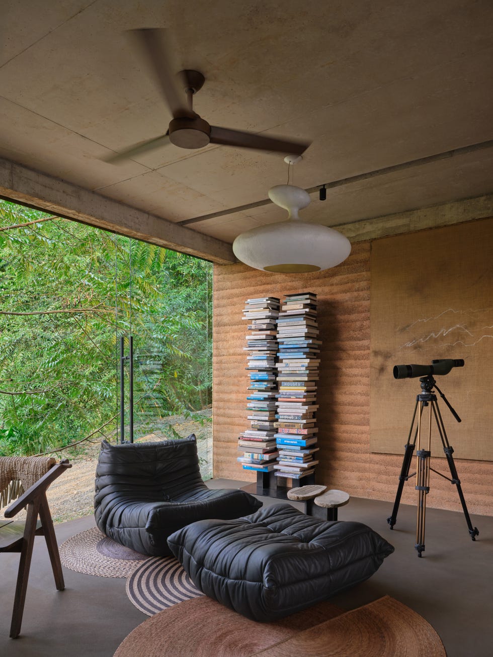 arquitecta diseno su casa en la naturaleza studio house es una vivienda sencilla en la que conviven arquitectura y paisaje