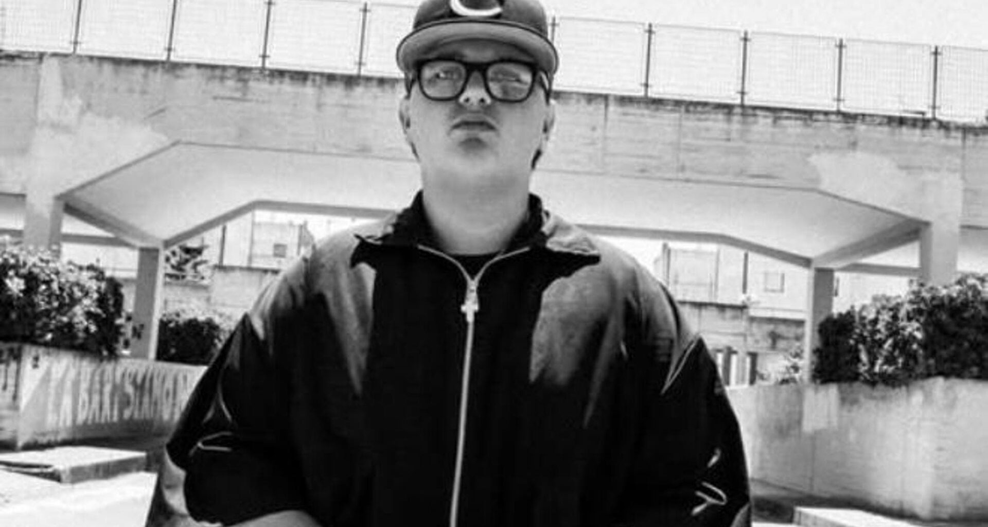 “A 16 anni racconto il mio quartiere con la musica”. La storia di Alessio Lorusso, rapper a San Pio