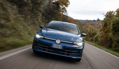 Volkswagen Golf, nel 2026 arriva il nuovo Full Hybrid