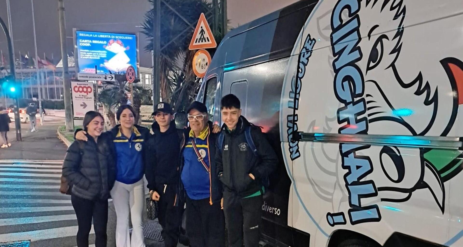 Aru, Nibali tra i “salvatori” dei ciclisti sardi con l’auto in panne sull’A26