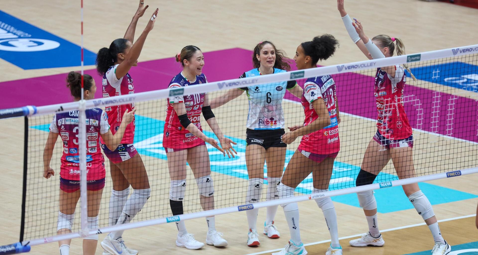 Volley femminile, la Igor allo sprint per il terzo posto: arriva Macerata, servono tre punti