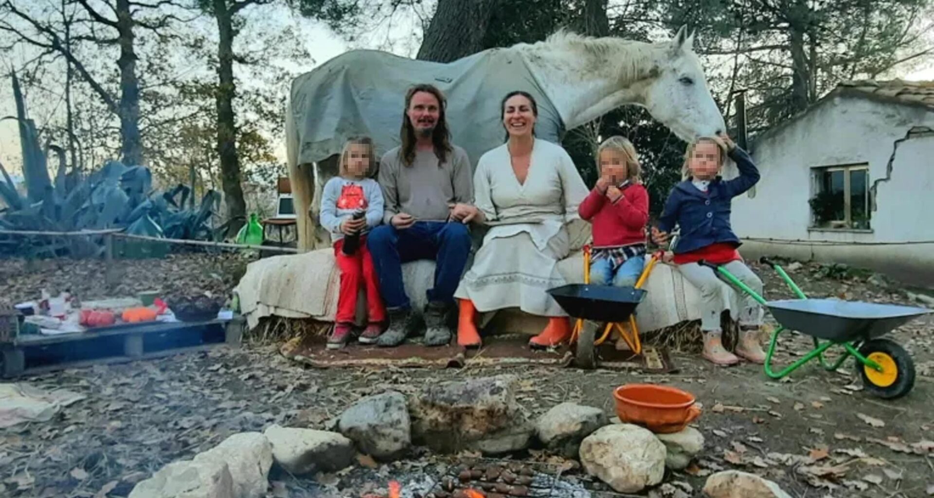 Famiglia nel bosco: “Non abbiamo rifiutato gli aiuti”