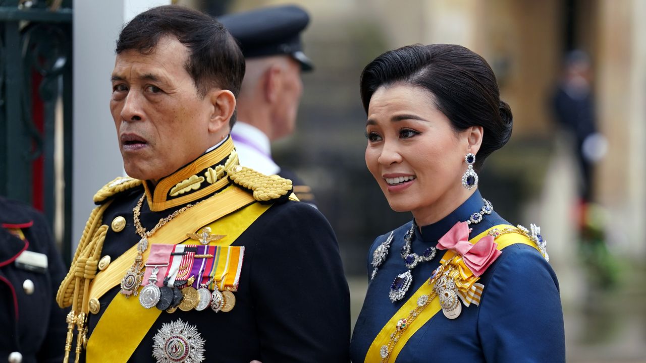 La regina Sirikit di Thailandia possedeva i gioielli reali più straordinari del mondo? Diamo uno sguardo alla sua collezione privata