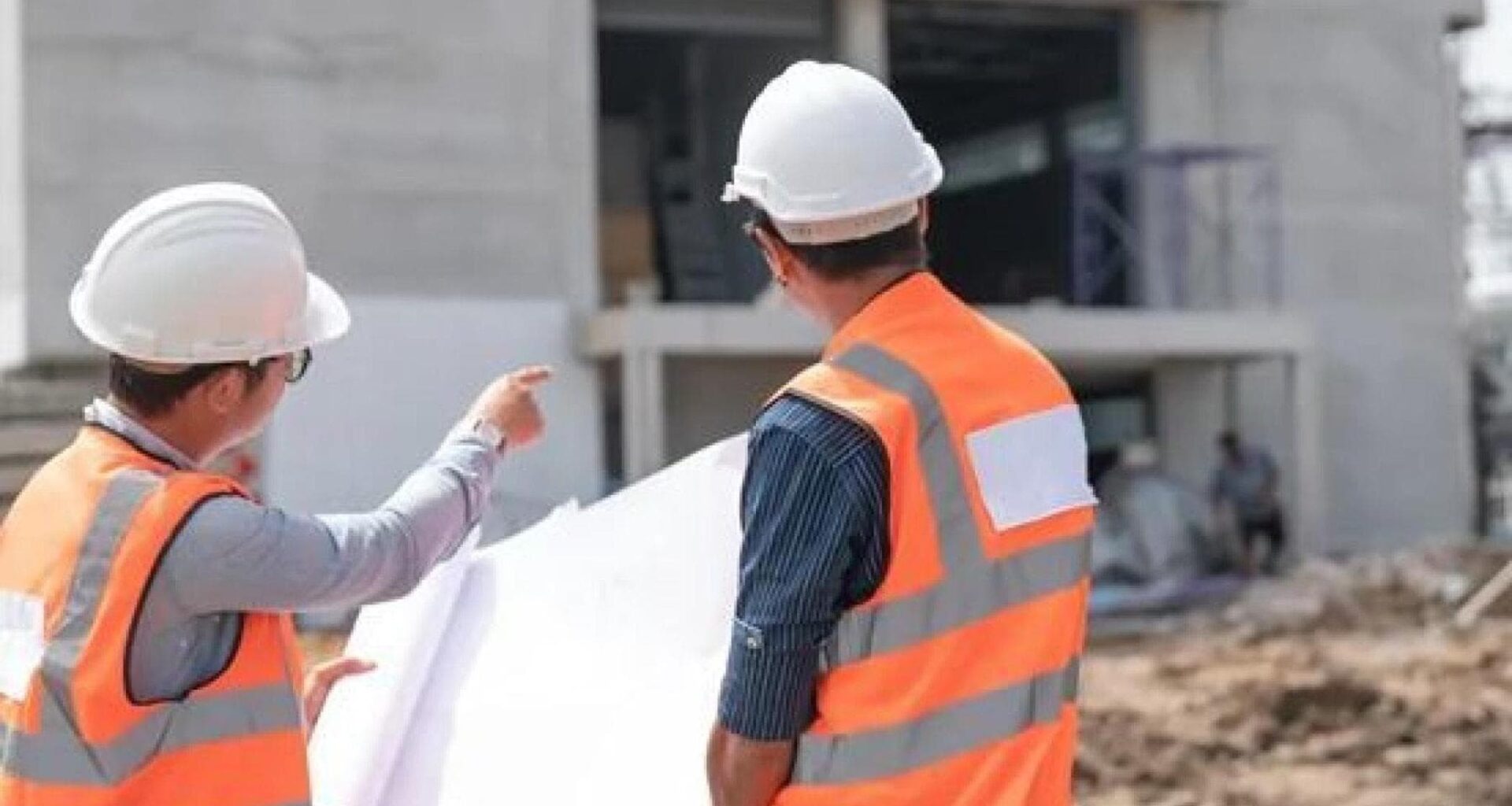 Condono edilizio in manovra, Conte: “Pazzesco”. Bonelli: “Meloni tace ma lo vuole”