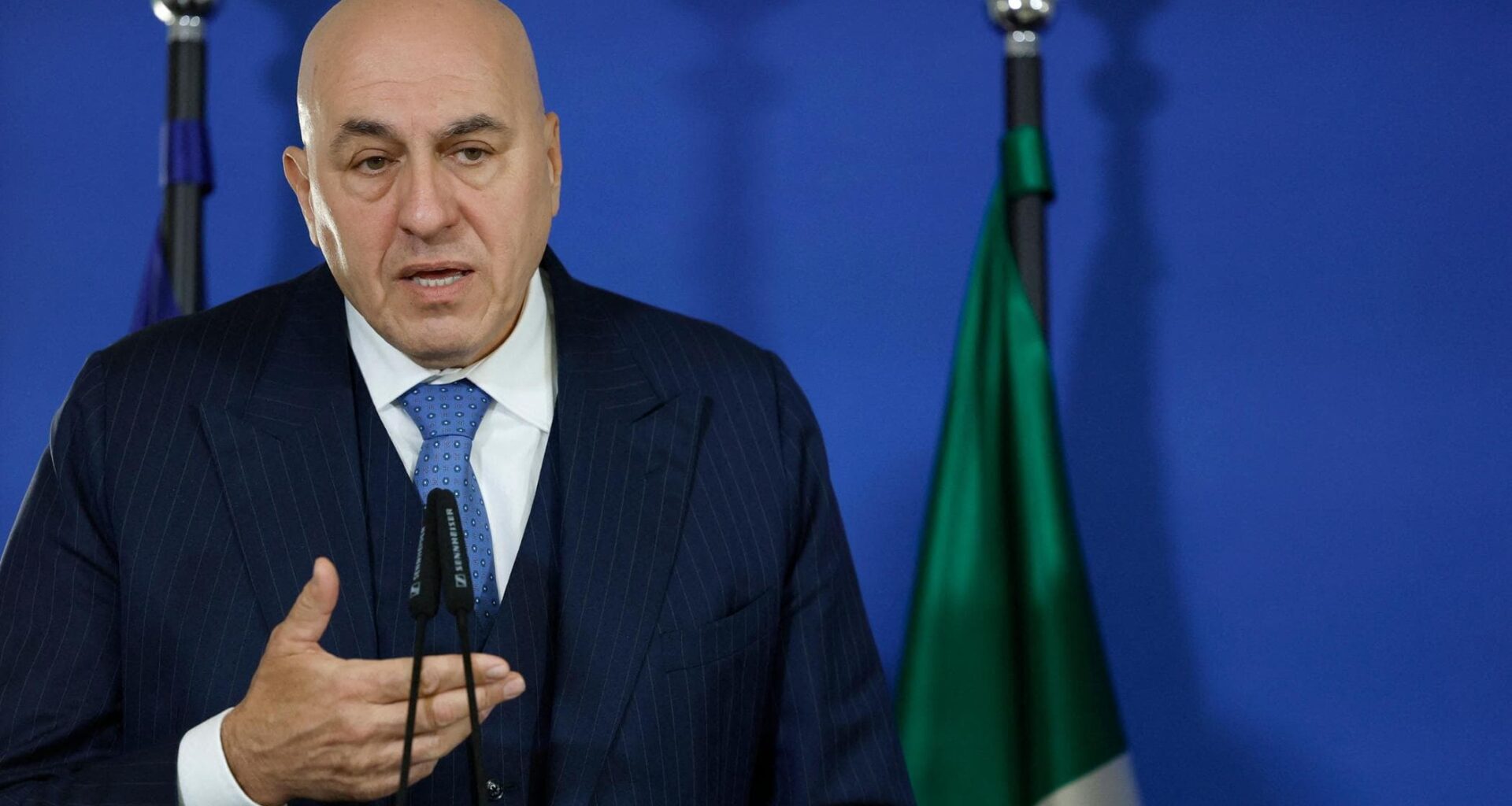 Kiev, Crosetto al leghista Borghi: "A Mosca tuoi post impossibili". Il dem Sensi: "Si voti in Aula"