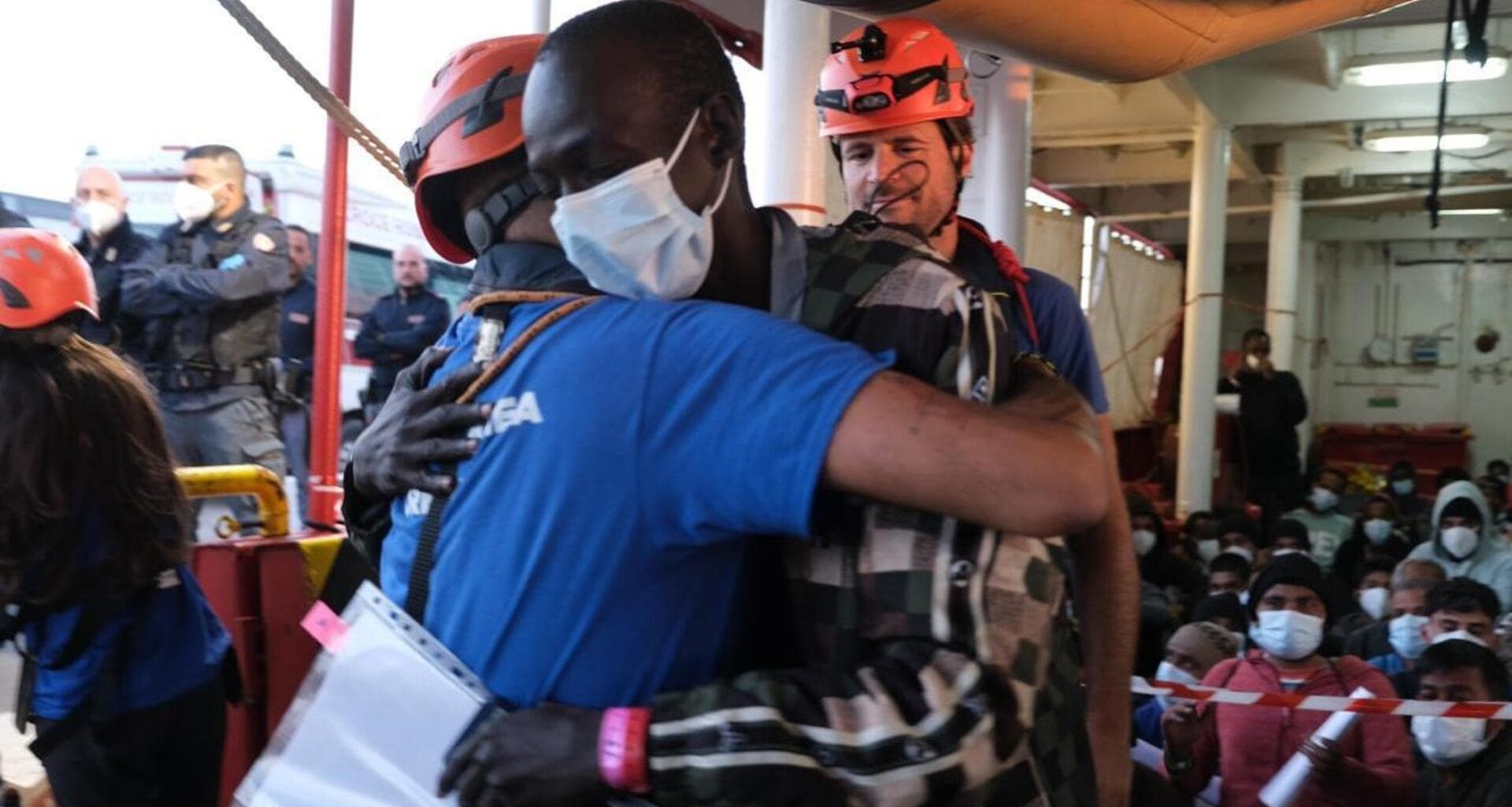 Il Viminale ignora i provvedimenti dei giudici e ferma per due mesi Mediterranea. “Faremo ricorso”