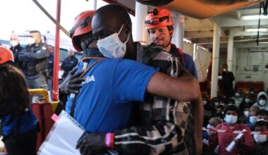 Il Viminale ignora i provvedimenti dei giudici e ferma per due mesi Mediterranea. “Faremo ricorso”