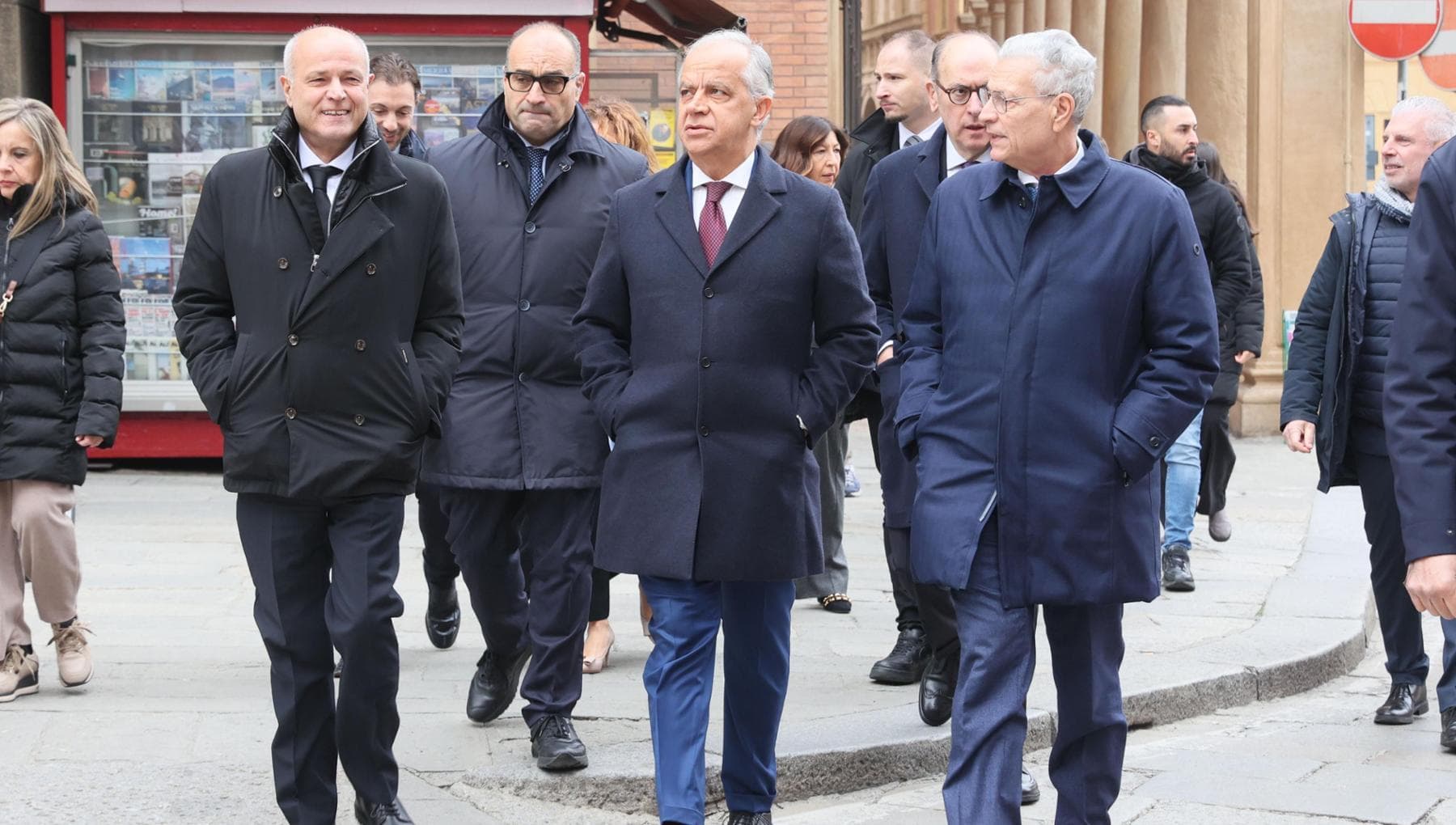 Virtus-Maccabi, Piantedosi: “I danni della guerriglia a Bologna vanno chiesti a chi li ha cagionati” - la Repubblica