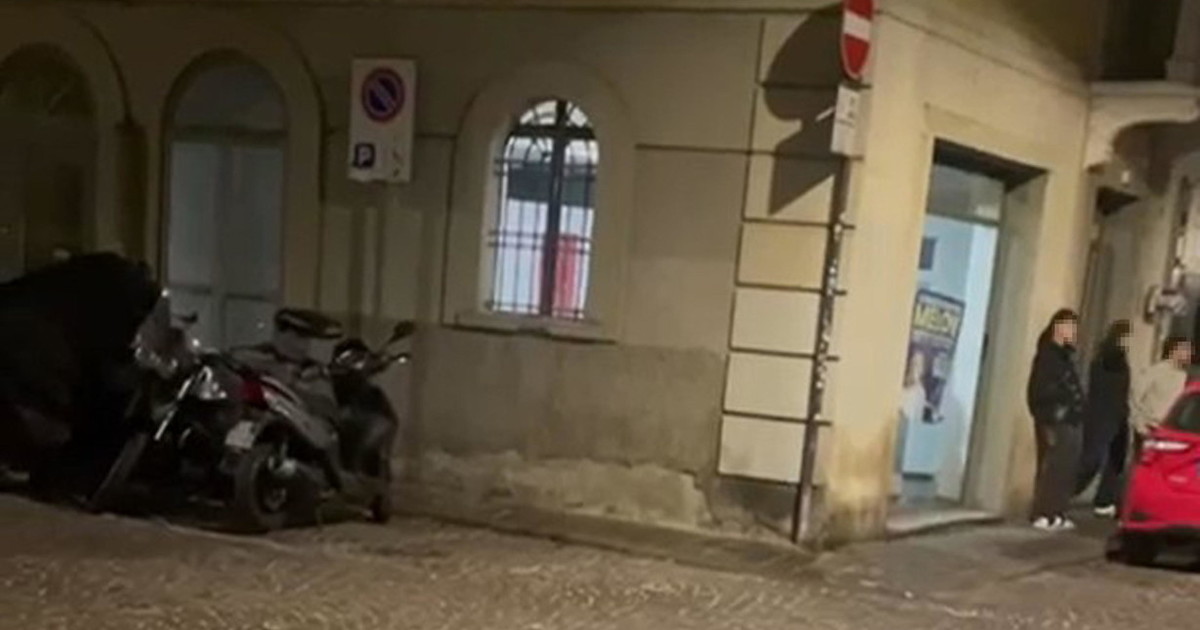 FdI commissaria la sezione dei cori per il Duce ma al Pd (che tace sulle piazze pro Hamas) non basta – Il Tempo