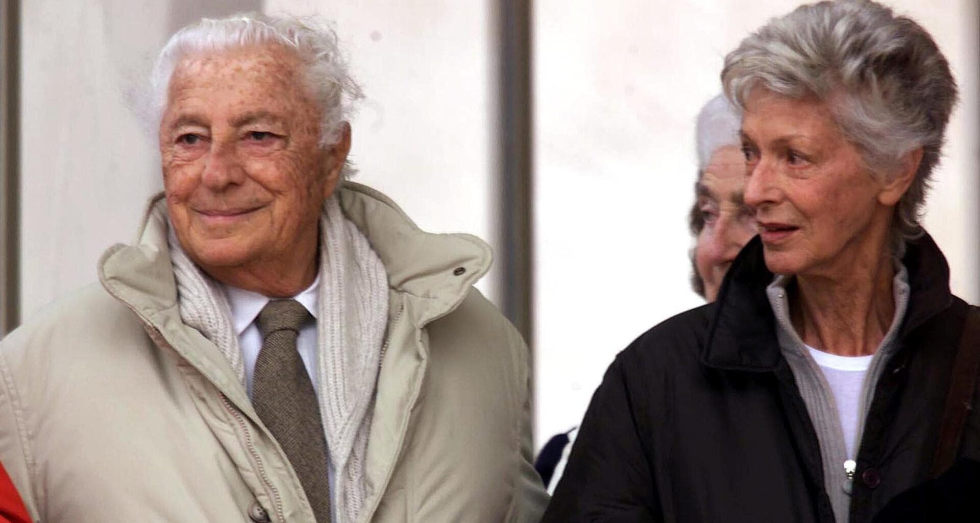 Eredità Agnelli, John Elkann e la madre al processo svizzero sulla residenza della nonna Marella