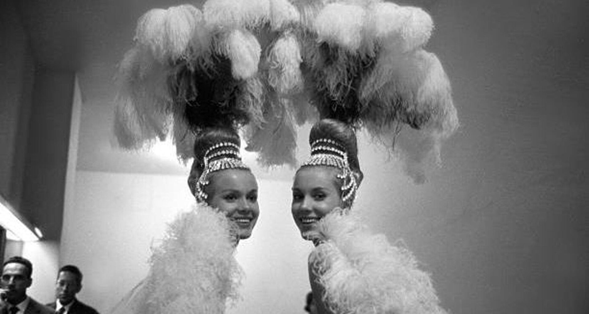 Le gemelle Kessler, dive in bianco e nero: con il varietà in tv conquistarono l’Italia