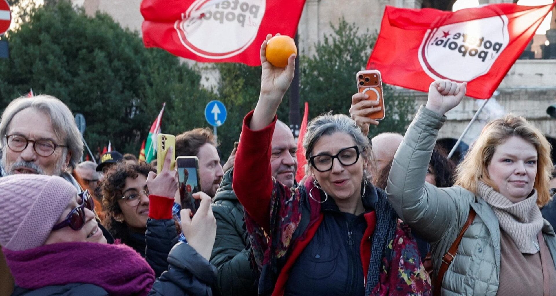 Albanese sull’assalto alla Stampa: “Sia monito per i giornalisti”. Meloni: “Parole gravi”