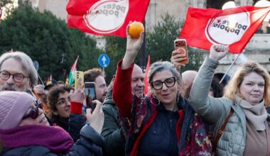 Albanese sull’assalto alla Stampa: “Sia monito per i giornalisti”. Meloni: “Parole gravi”
