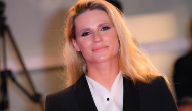 "Call My Agent" va oltre e svela il privato delle star