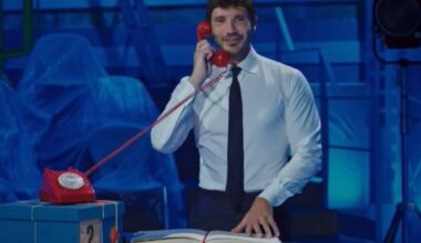 Affari tuoi, è rivolta degli aspiranti concorrenti: "Scelgono sempre gli stessi"