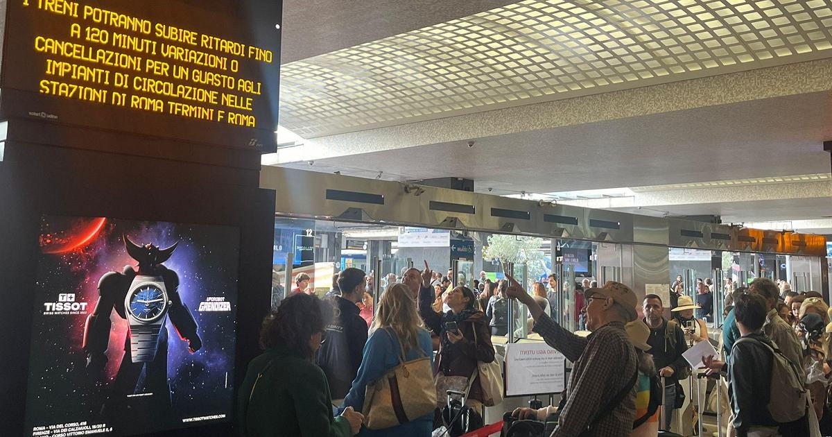 Investimento mortale sui binari in Calabria, caos alla stazione Roma Termini: ritardi fino a 8 ore