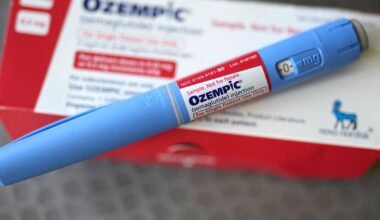 Compra un farmaco per dimagrire on line, ora è in coma. "Nel flacone c'era insulina"