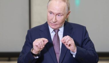 Trump-Putin, Mosca frena: "Vertice non urgente, lavorare su Ucraina" - il Giornale