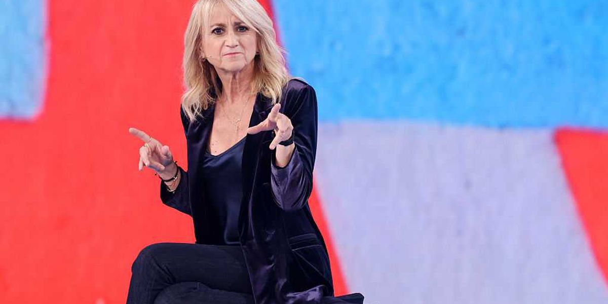 La pimpante maestrina dalle battutine loffie