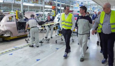 Stellantis ritira 375.000 suv per rischio incendio. «Non ricaricateli»