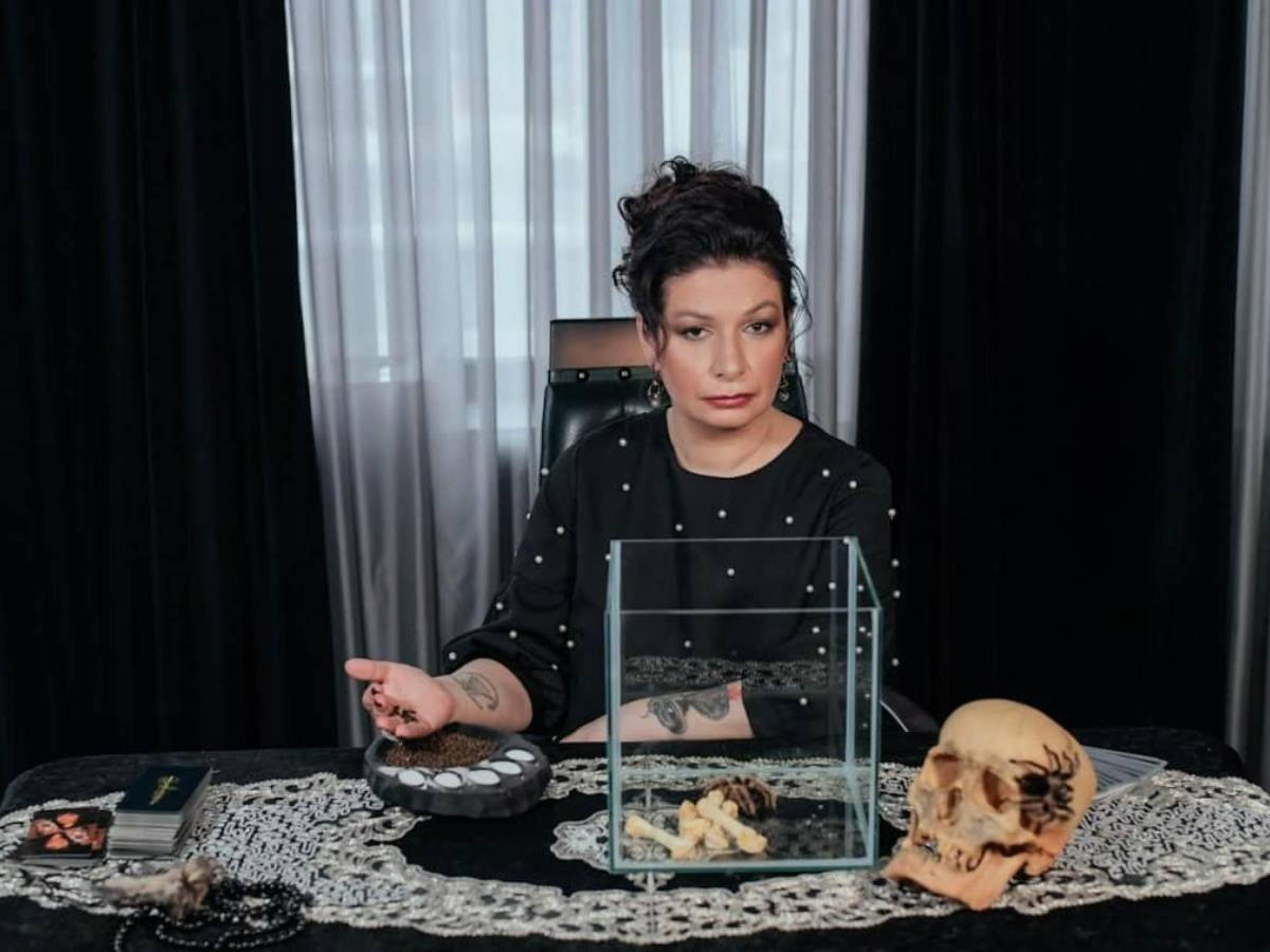 La "strega di Putin" finisce in cella: chi è Alyona Polyn