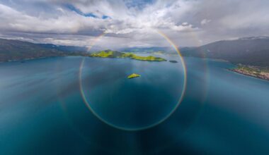 La foto vincitrice assoluta del concorso, The Glorious Ring @ Standard Chartered Weather Photographer of the Year 2025