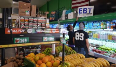 L'amministrazione Trump ha ordinato agli stati di sospendere l'erogazione completa dei sussidi alimentari