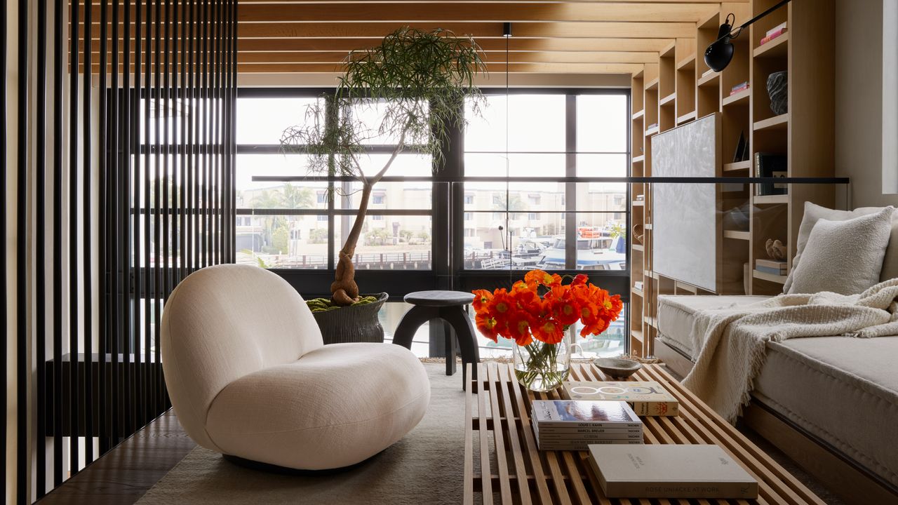 La casa sull’oceano che si trasforma in un dialogo tra architettura, luce e paesaggio