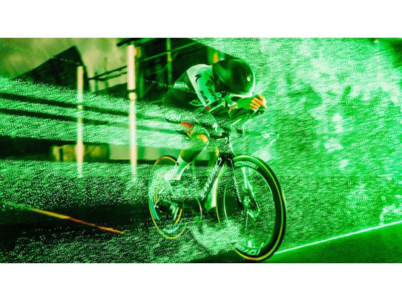 RED BULL BORA HANSGROHE E SPECIALIZED, LA LUCE LASER DISEGNA UNA RIVOLUZIONE AERODINAMICA. GALLERY