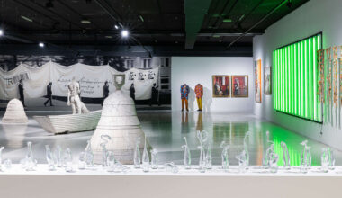 due modi di raccontare il presente dell'arte