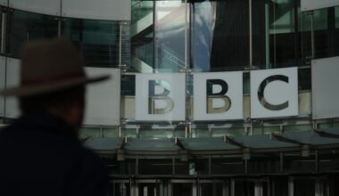 La BBC ha chiesto scusa a Trump per il servizio manipolato su di lui, ma si rifiuta di pagargli un risarcimento