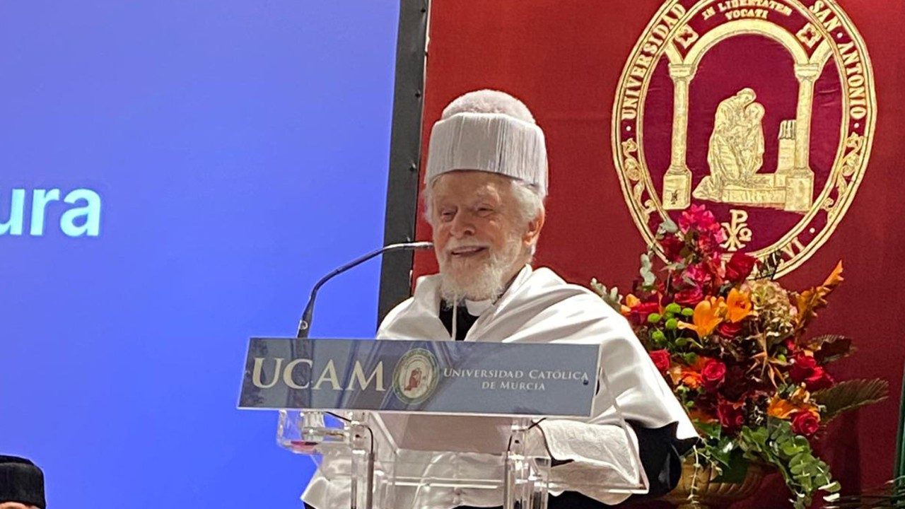 Neocatecumenali, dottorato honoris causa in teologia a padre Mario Pezzi