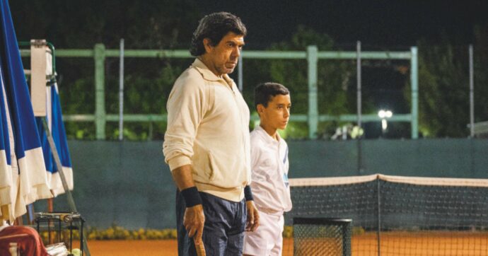 Grandi illusioni per un piccolo tennista: la recensione del film ‘‘Il maestro’’ con Favino