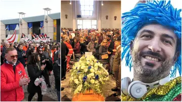 Andrea, morto a 43 anni: in 2mila per i funerali del dj del Carnevale di Viareggio, “Eri energia e ottimismo”