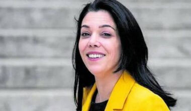 Niente alleanze e programma estremista. La Mamdani in gonna che punta a Parigi