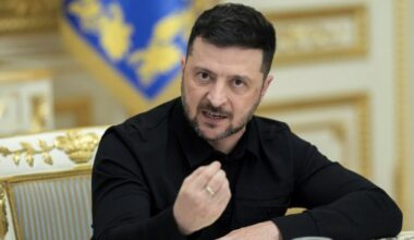 Ucraina, Zelensky firma accordo con Francia per difesa aerea | Il Fatto Quotidiano