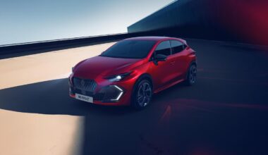 Nuova Renault CLIO: motorizzazioni, allestimenti, optional e prezzi. Guida all’acquisto - News