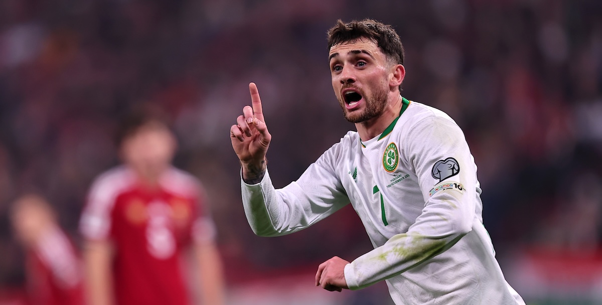 Il gol all'ultimo minuto con cui l'Irlanda si è meritata un posto agli spareggi per i Mondiali di calcio